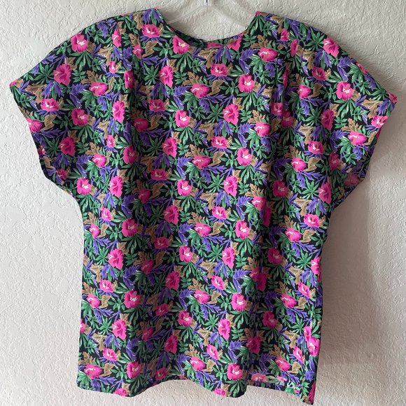 1980s Black with Multicolor Hibiscus Print Cap Sleeve Top - Picture 1 of 9